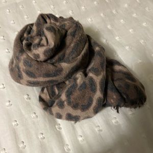 Leopard scarf